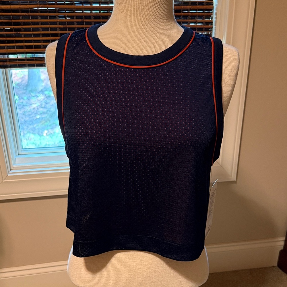 NWT Lululemon double-layered mesh reversible tank size M
